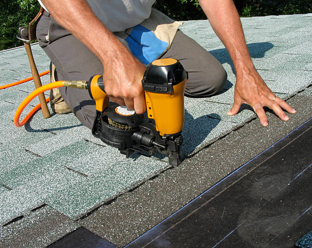 Best Roof Gutter Cleaning  in Prairie Ridge, WA